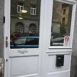 7Dab 6 Contactless Self Check-In